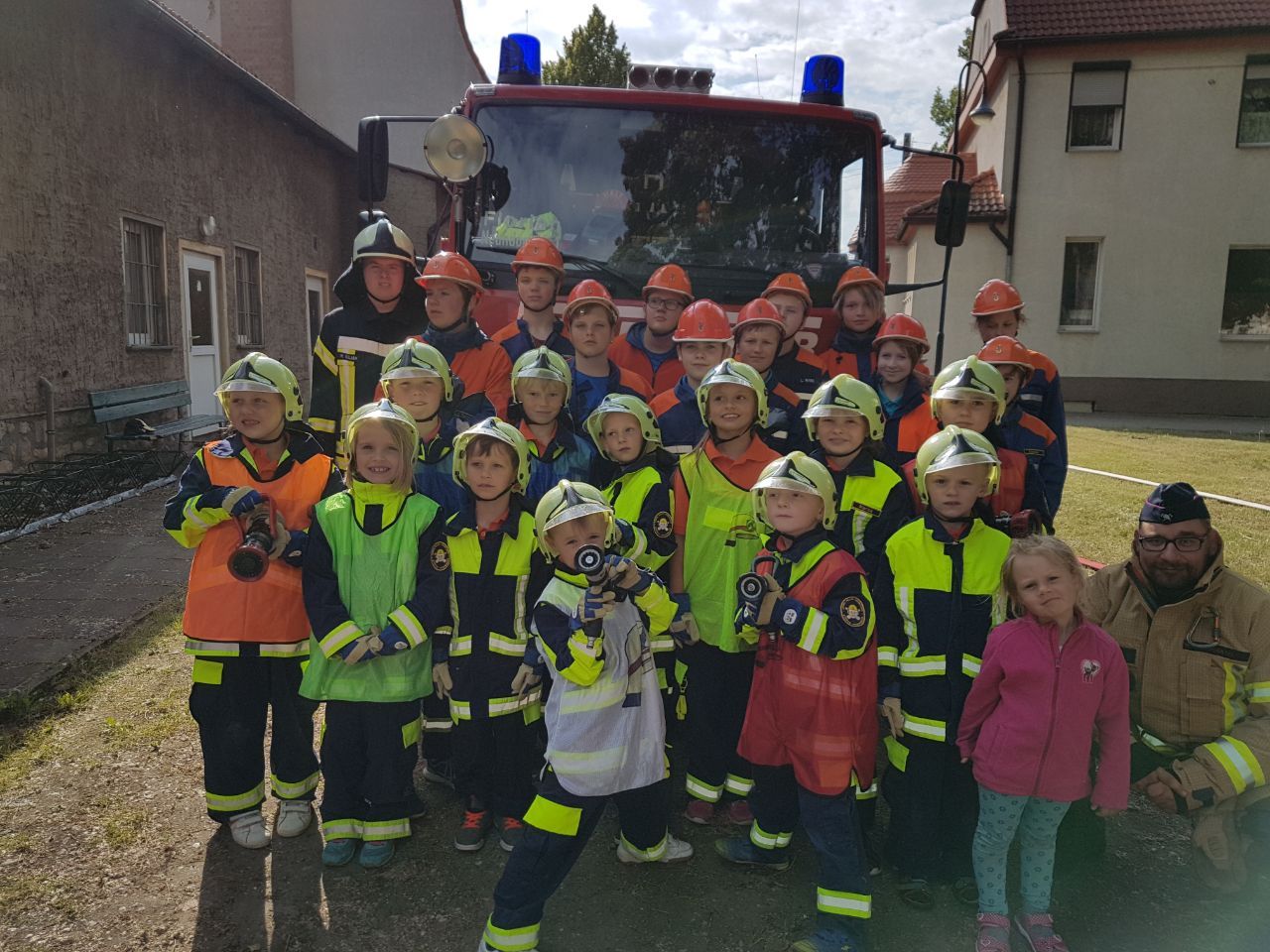 gemeinsame Ausbildung der Kinder- und Jugendfeuerwehr